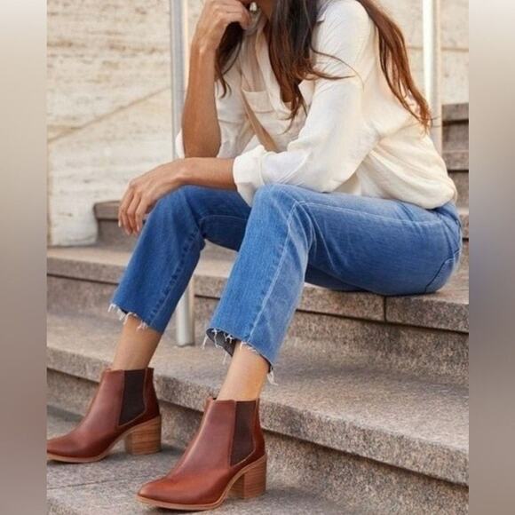 NISOLO HEELED CHELSEA NWOT BROWN ELASTIC SIDE PANEL BOOTS SIZE 9‎ 1/2 - Picture 2 of 9